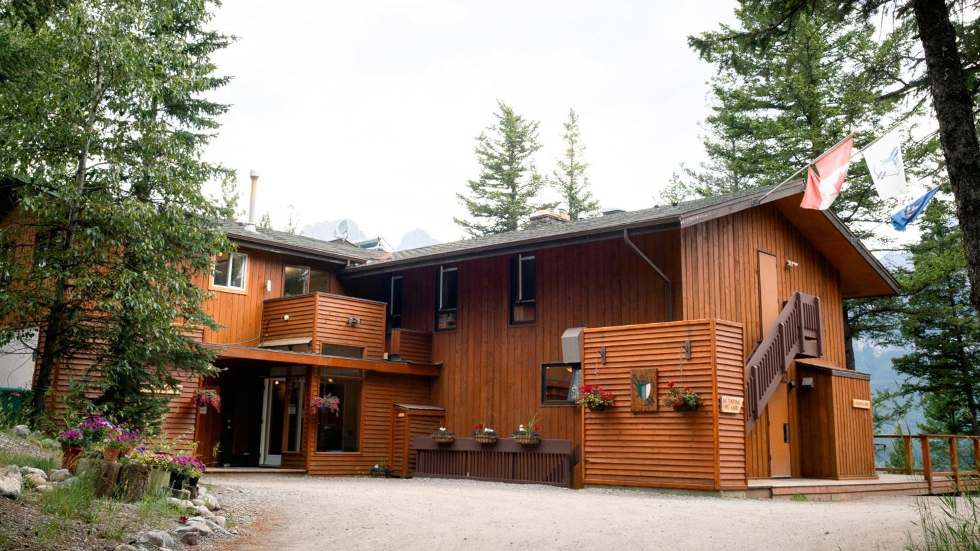 Canmore Alpine Hostel - Alpine Club Of Canada Ngoại thất bức ảnh